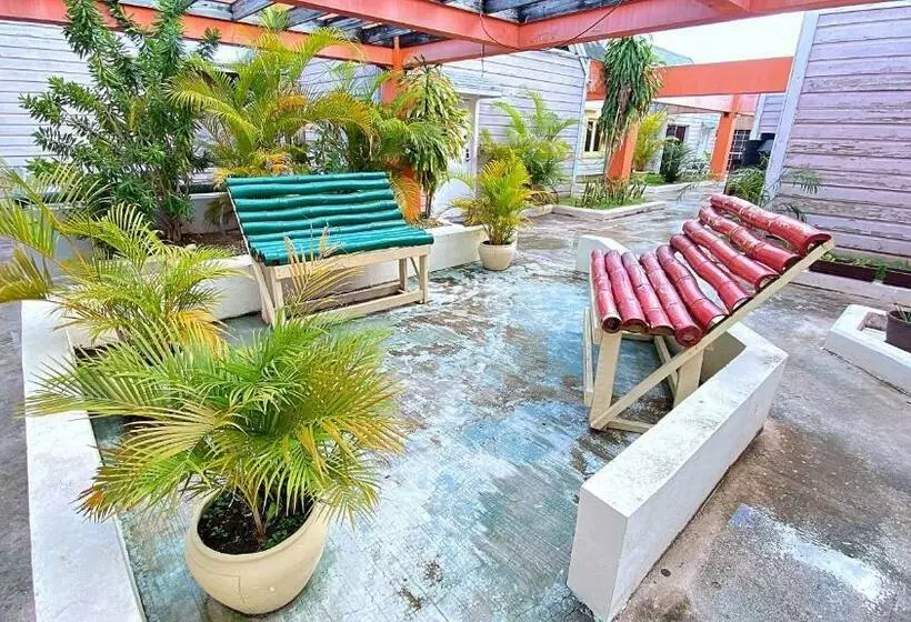 Oceanfront Condo W/ Free Parking + High Speed Wifi