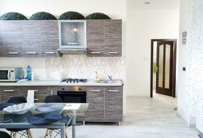 Simi Central Apartment