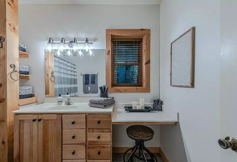 Bear Pause Cabin 3 Br/3ba Amazing View Of The Lake