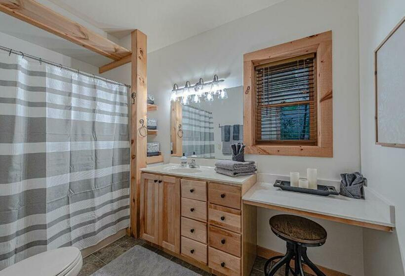 Bear Pause Cabin 3 Br/3ba Amazing View Of The Lake