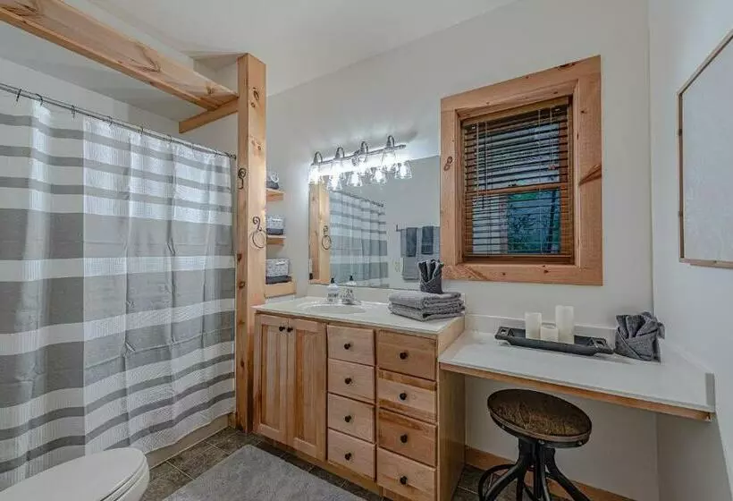 Bear Pause Cabin 3 Br/3ba Amazing View Of The Lake