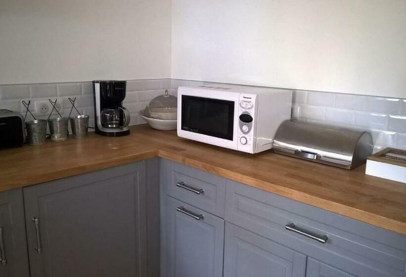 Nicely Renovated Wine Grower House