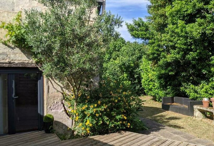 Nicely Renovated Wine Grower House