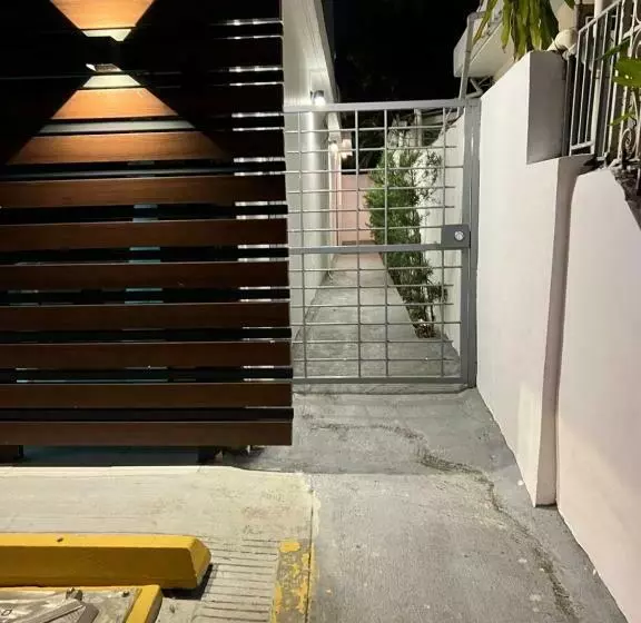 Beautiful Cozy Los Jardines, 1 Floor