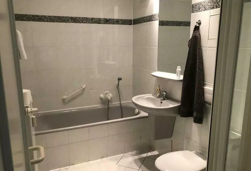 Hegelstraße 19, Prachtstraße Der Gründerzeit