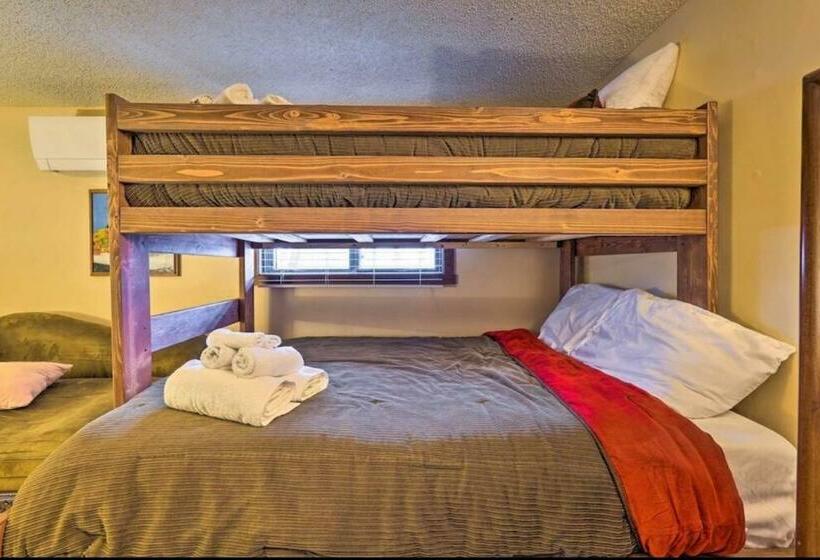 Ian S Camelback House