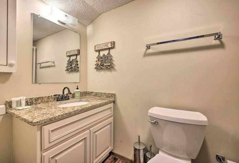 Ian S Camelback House