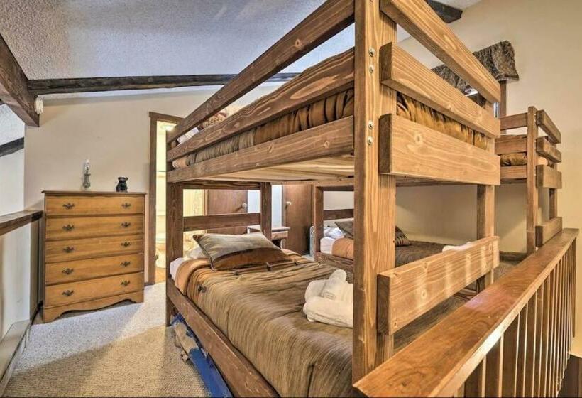 Ian S Camelback House