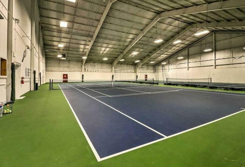 Ian S Camelback House