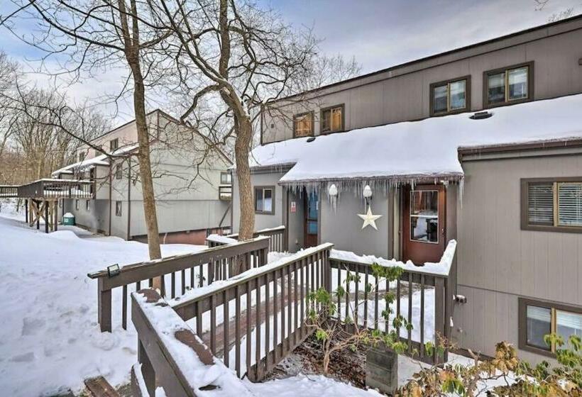 Ian S Camelback House