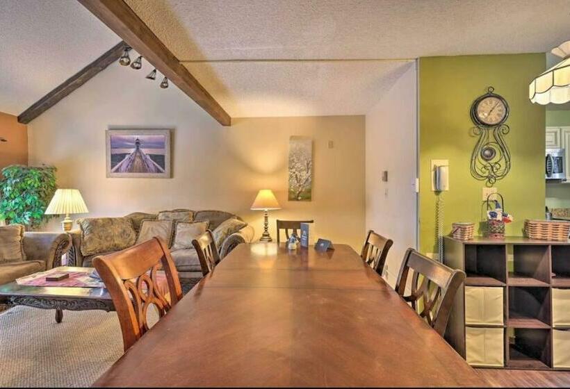 Ian S Camelback House