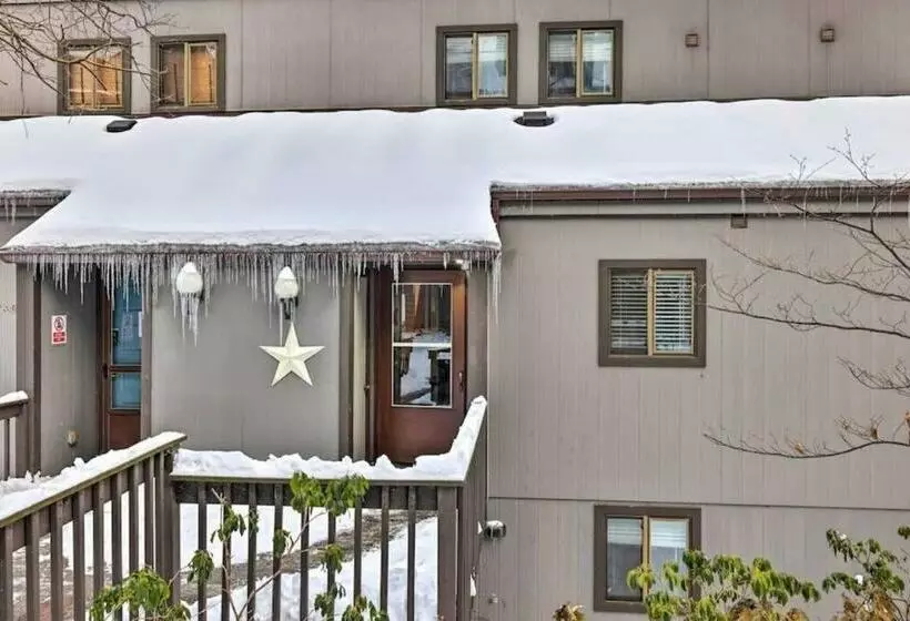 Ian S Camelback House
