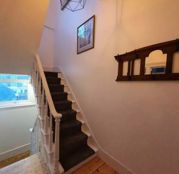 Sunny Apartment With A 10 Minute Walk To The Sea