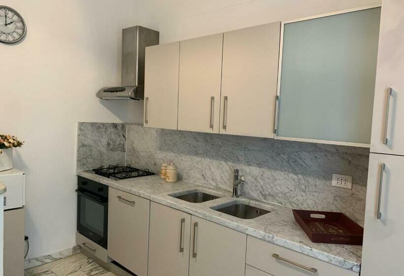 Villa Esclusiva Con 1000mq Di Giardino