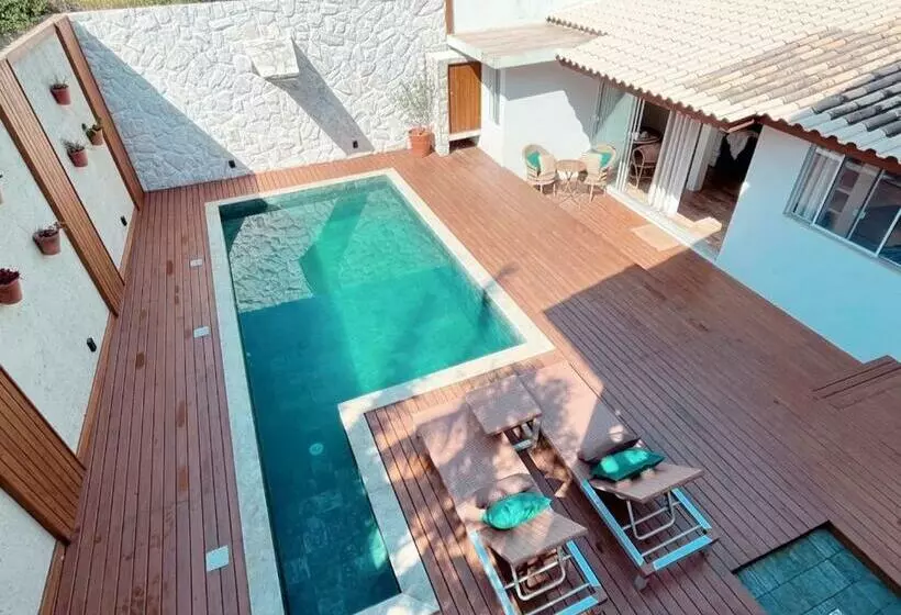 Casa Com Piscina Em Frente à Praia Do Santinho