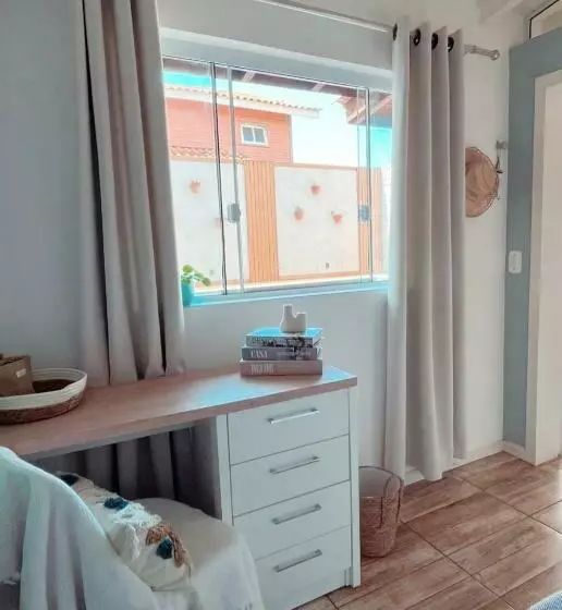 Casa Com Piscina Em Frente à Praia Do Santinho