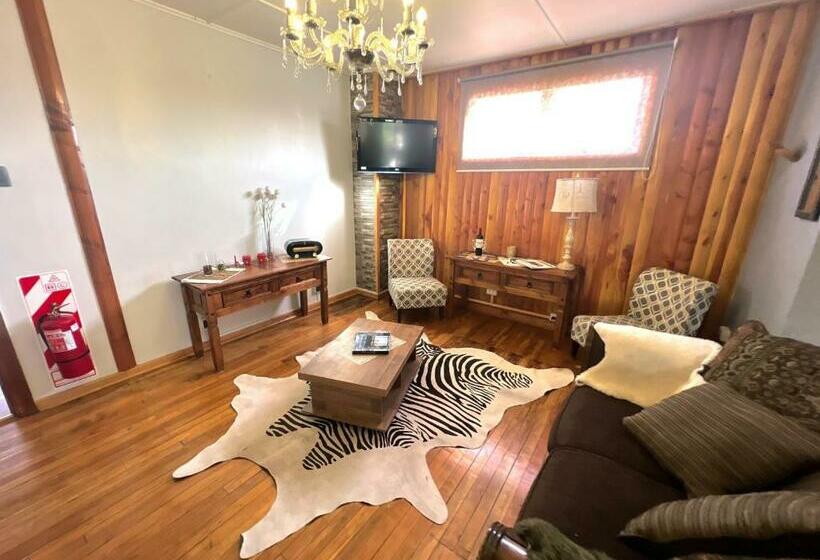 Incredible Downtown Duplex With Interior Backyard