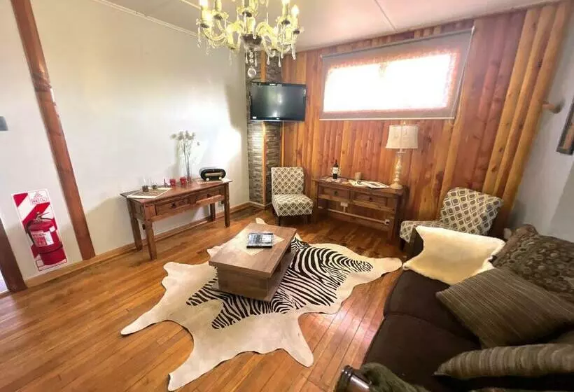 Incredible Downtown Duplex With Interior Backyard