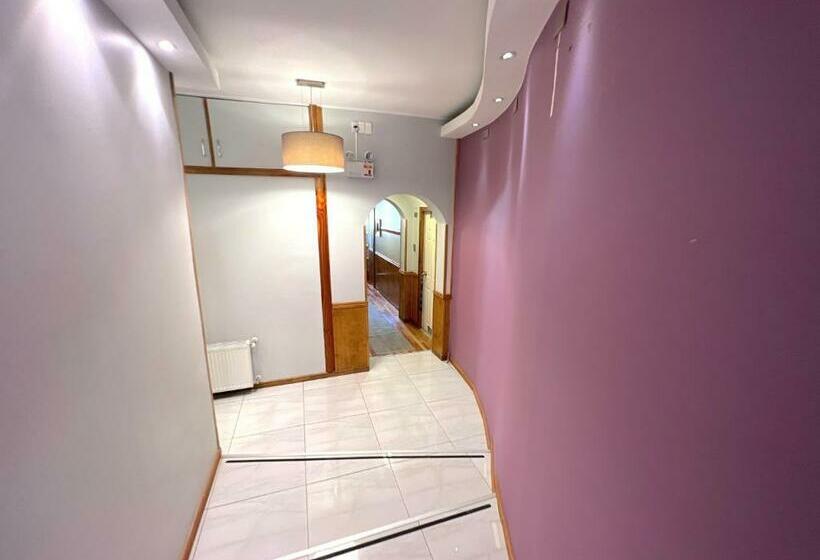 Incredible Downtown Duplex With Interior Backyard