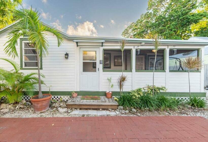New Listing Cozy Key West Hideaway In Old Town With A Pool