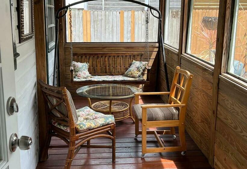 New Listing Cozy Key West Hideaway In Old Town With A Pool