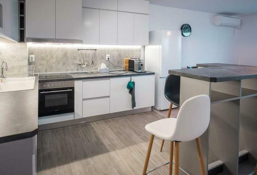 Turquoise By Rv Apartments