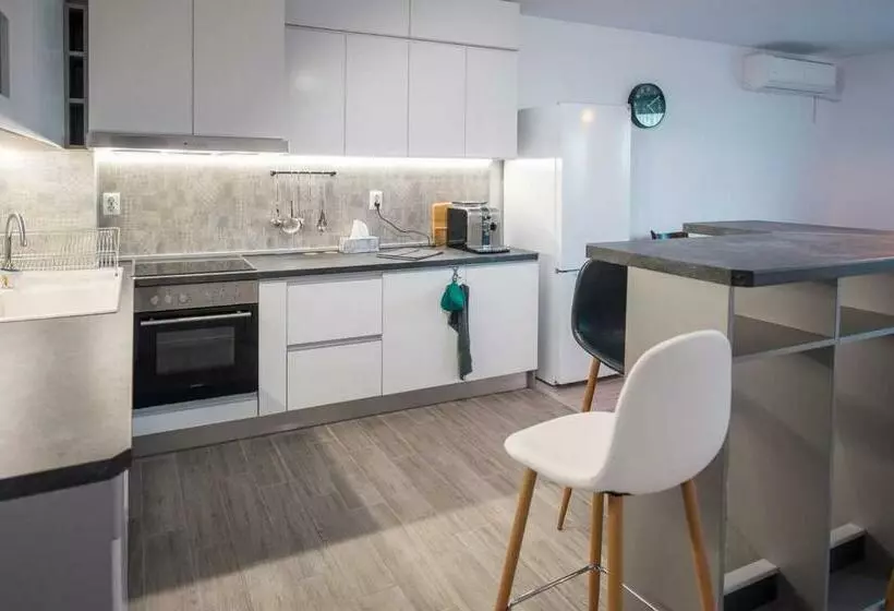 Turquoise By Rv Apartments