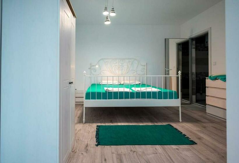 Turquoise By Rv Apartments