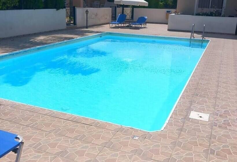 Beautiful Apartment With Pool In Paphos, Cyprus