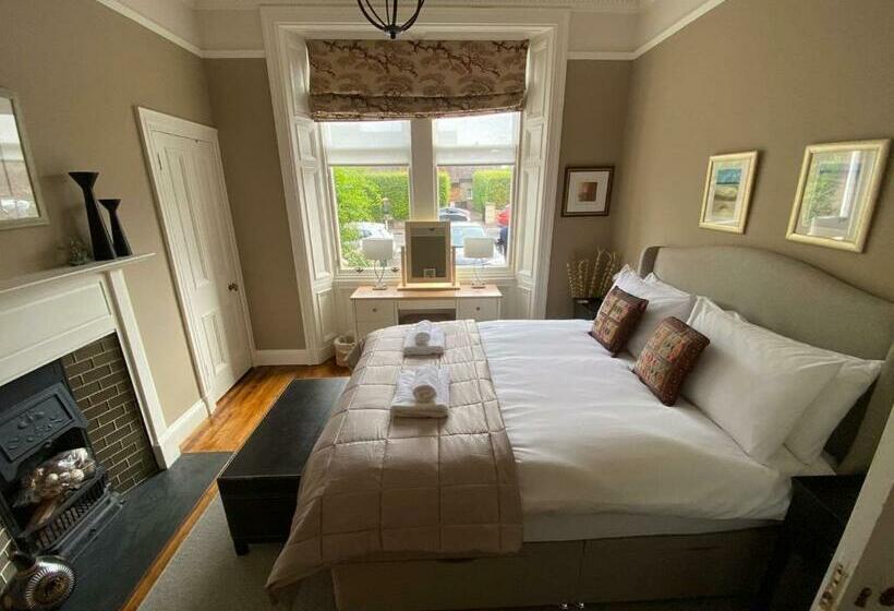 Braid Rd Stunning Villa