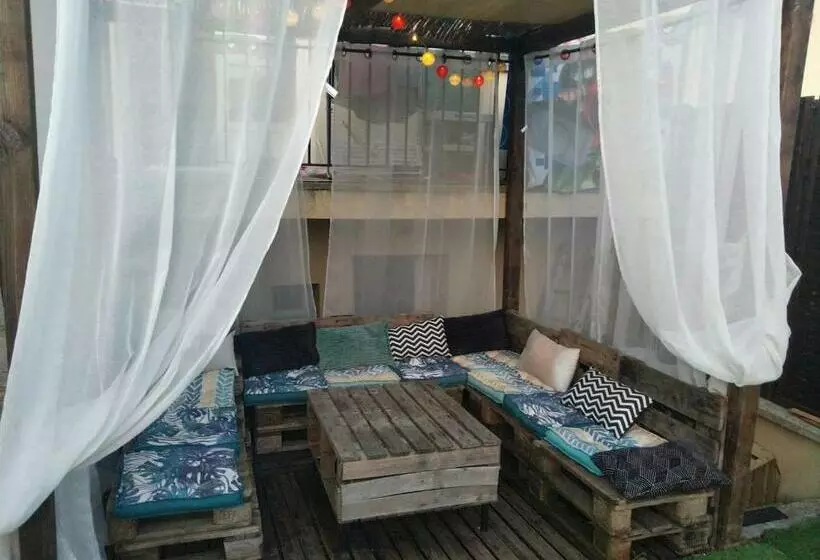 Cabane Terrasse Et Potager