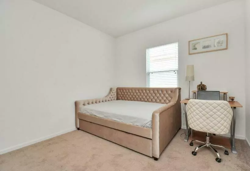 Charming 4 Bedrooms Brookshire/katy With Gym