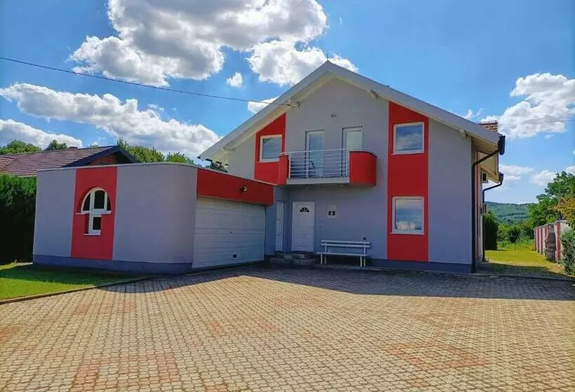 Villa 2 Etagen Mit Großen Garten