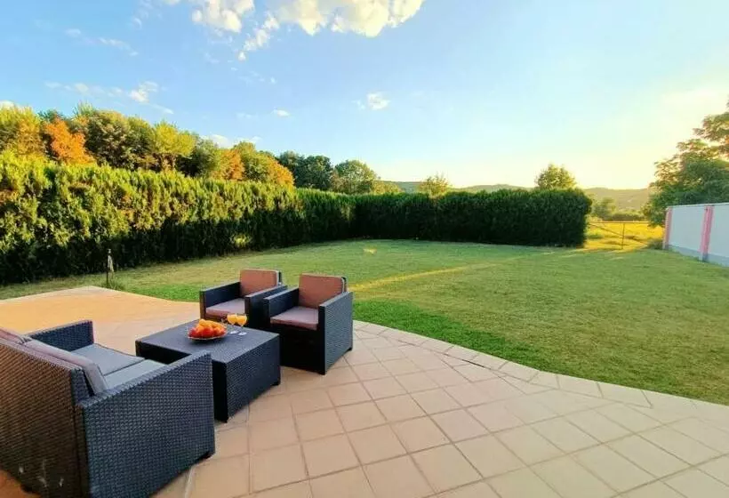 Villa 2 Etagen Mit Großen Garten