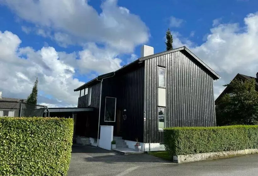 Villa In Central Sandnes