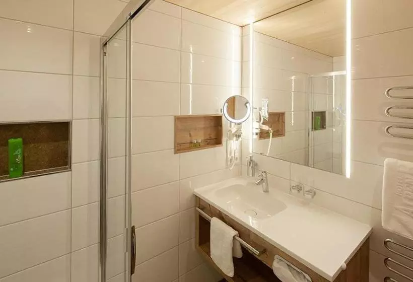 Отель Alpenblume