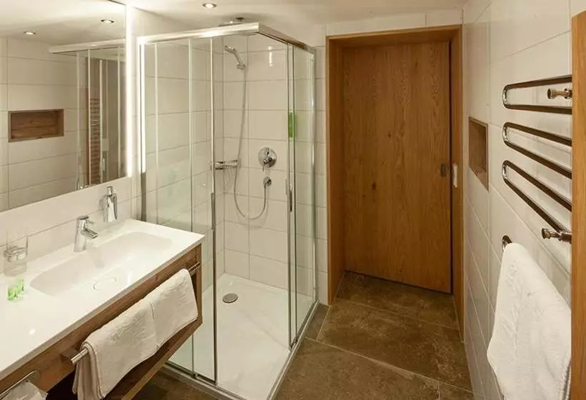 Отель Alpenblume