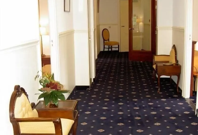 Отель De Kroon Gennep