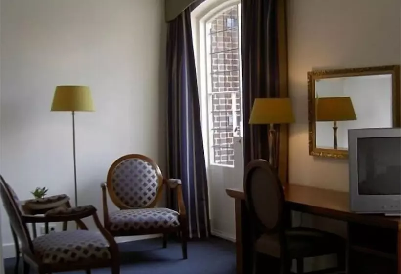 Отель De Kroon Gennep