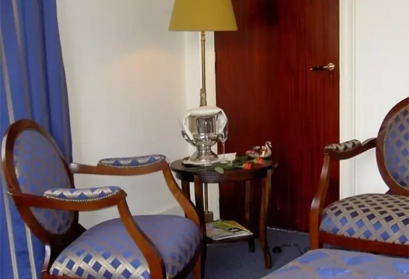 Отель De Kroon Gennep