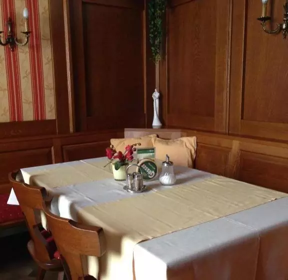 Отель Gasthof Pension Weisz Artner