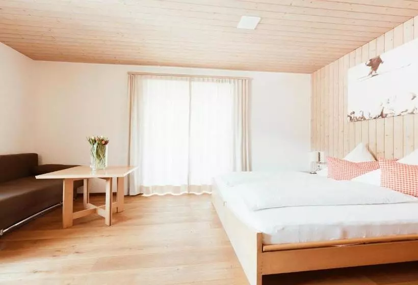 Отель Hubertus Mellau Gmbh