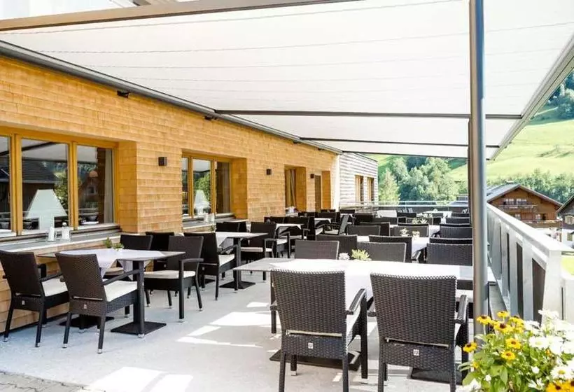 Отель Hubertus Mellau Gmbh