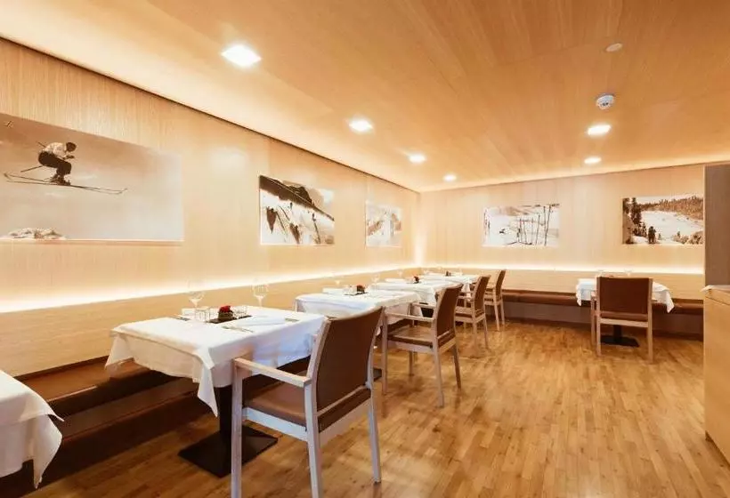 Отель Hubertus Mellau Gmbh