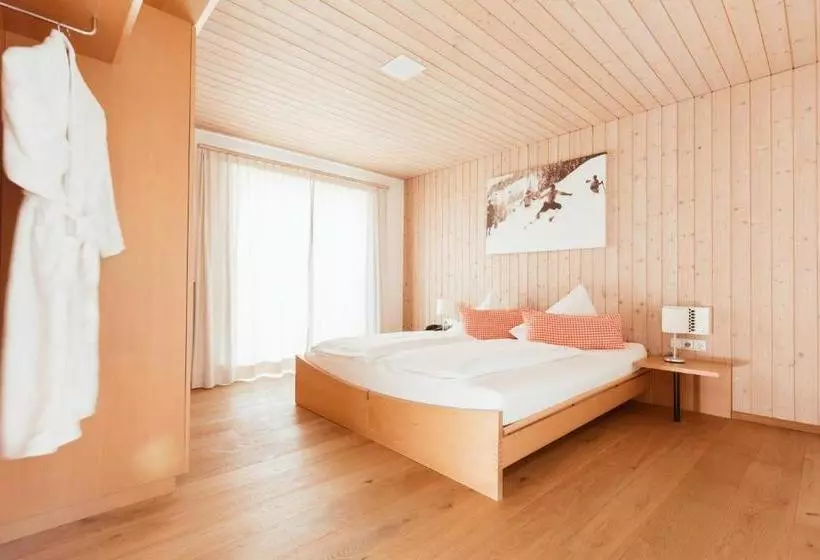 Отель Hubertus Mellau Gmbh