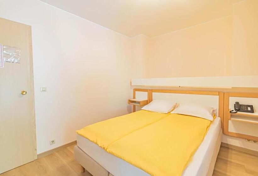 Отель Le Postillon