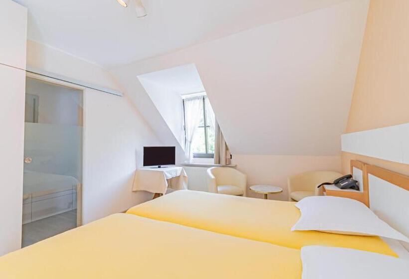 Отель Le Postillon