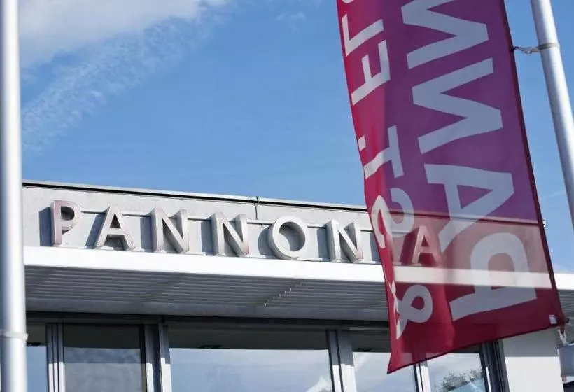 Pannonia Hotel Garni