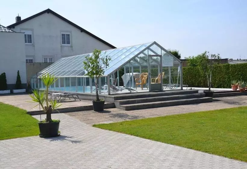 Pannonia Hotel Garni