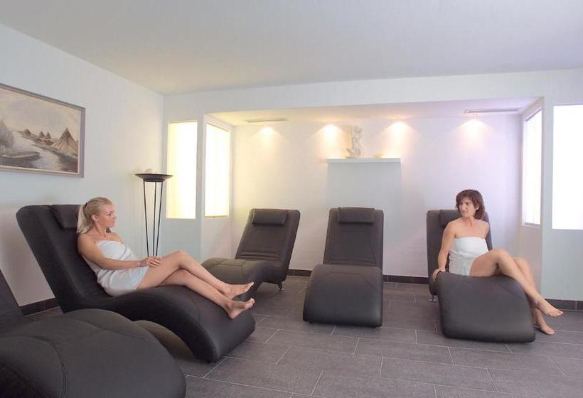 Pannonia Hotel Garni